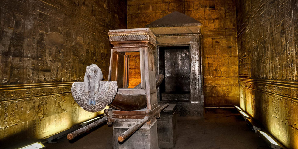 Edfu-Temple-Architecture-Egypt-Tours-Por