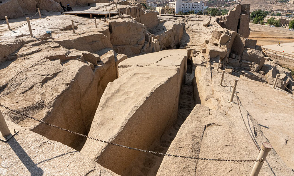 construction of the unfinished obelisk - egypt tours portal