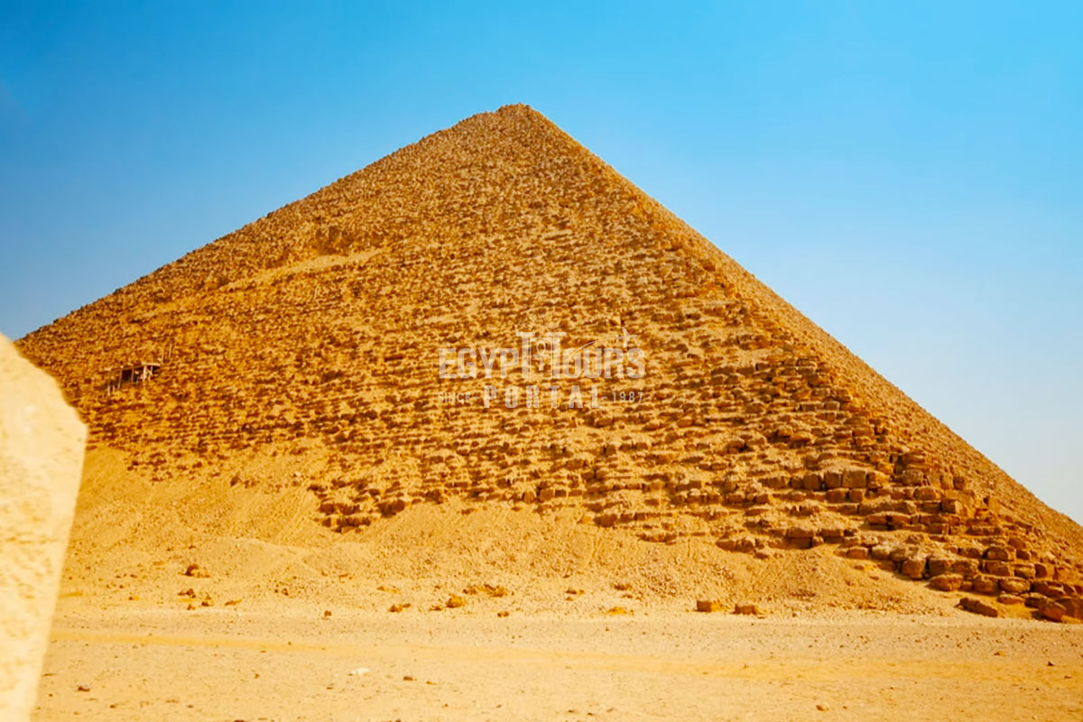 History of the Red Pyramid - Egypt Tours Portal
