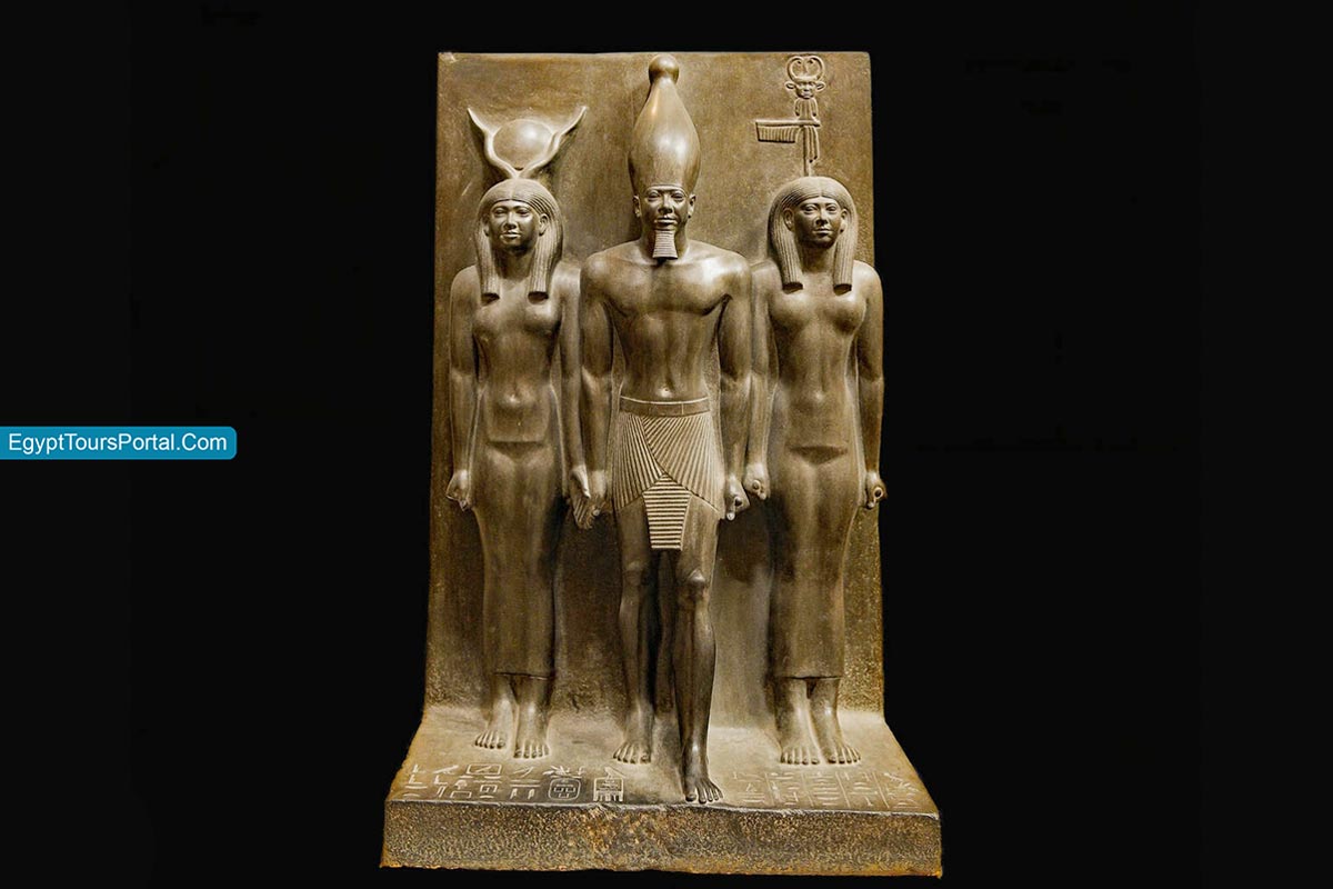 Who is King Menkaure - Egypt Tours Portal