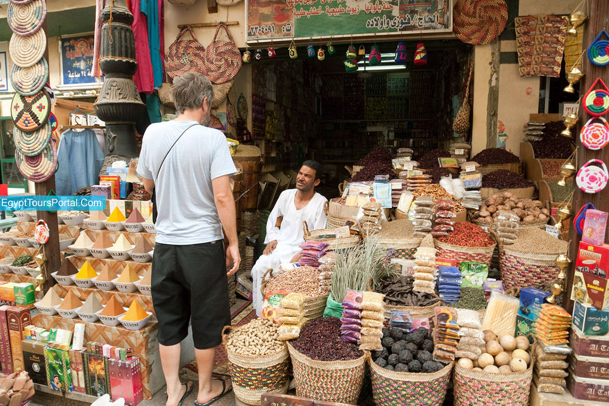 Bargaining in Egypt Souks - Egypt Tours Portal