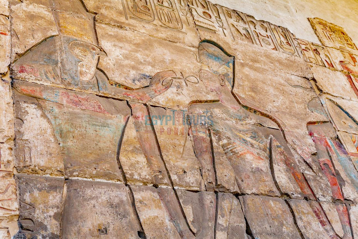 Horus Offering the Ankh to King Seti I - Egypt Tours Portal