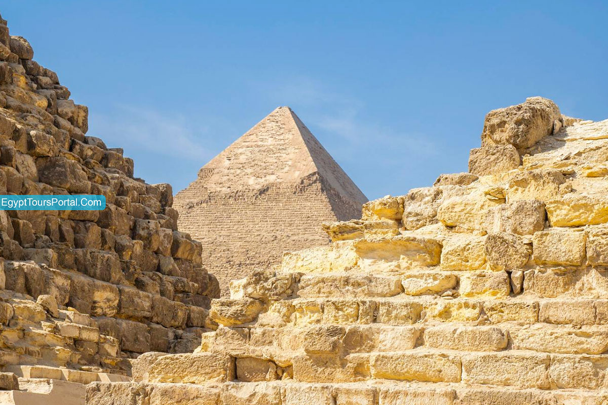 Pyramid of Khafre Construction - Egypt Tours Portal