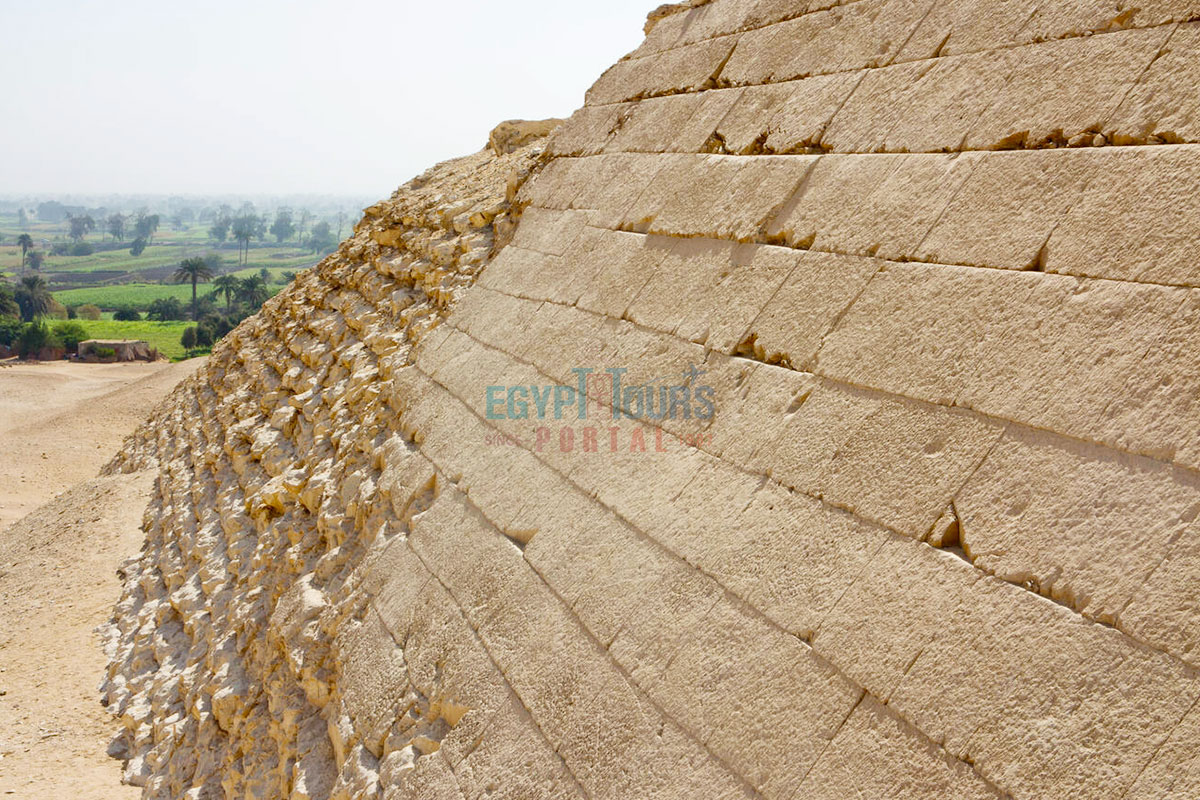 Why Did the Meidum Pyramid Collapse - Egypt Tours Portal