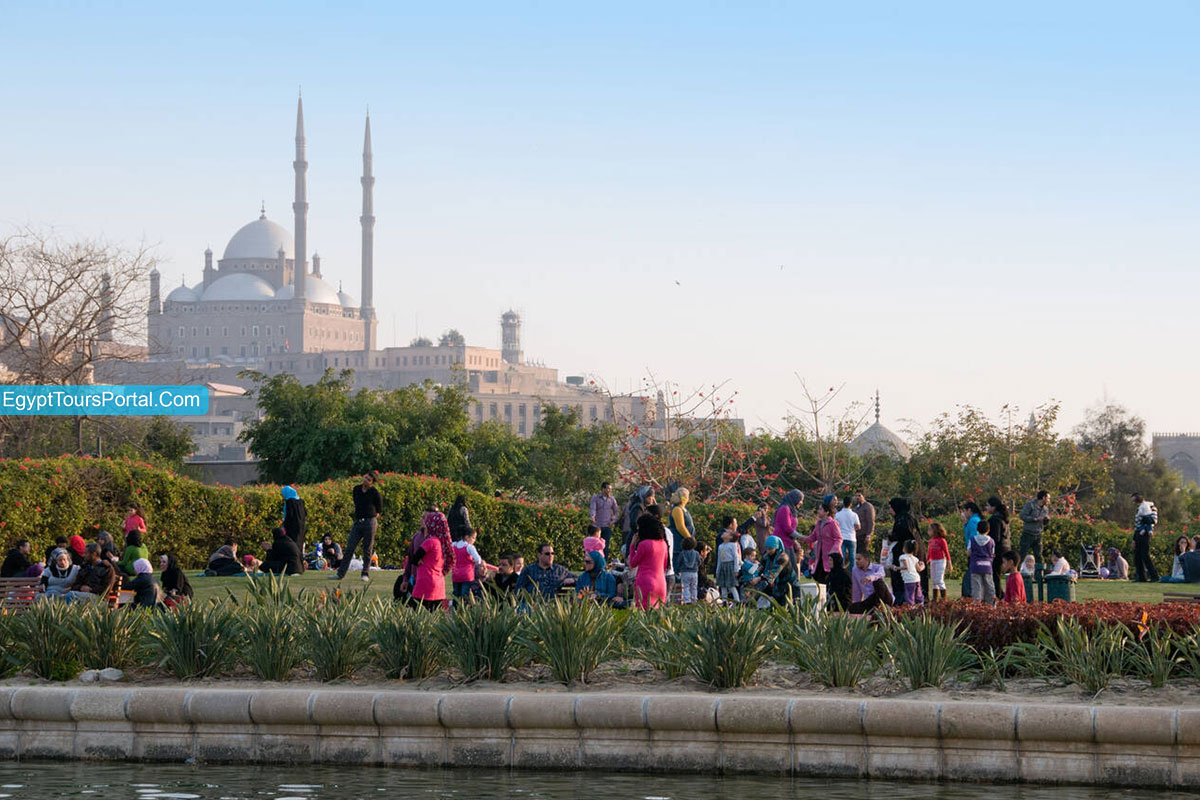 Business Hours and Public Holidays - Egypt Tours Portal