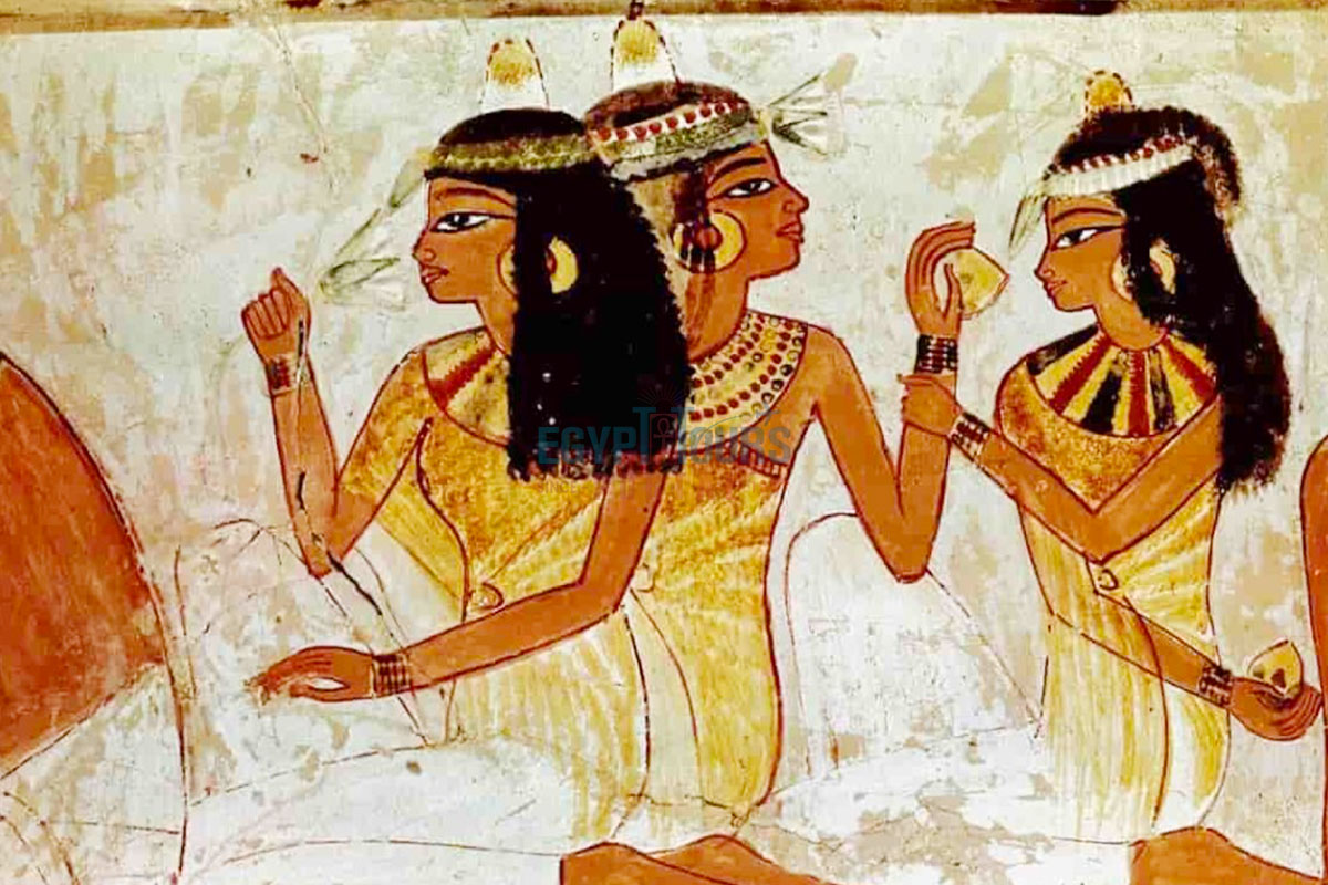 Ancient Egyptian Oils and Perfumes - Egypt Tours Portal