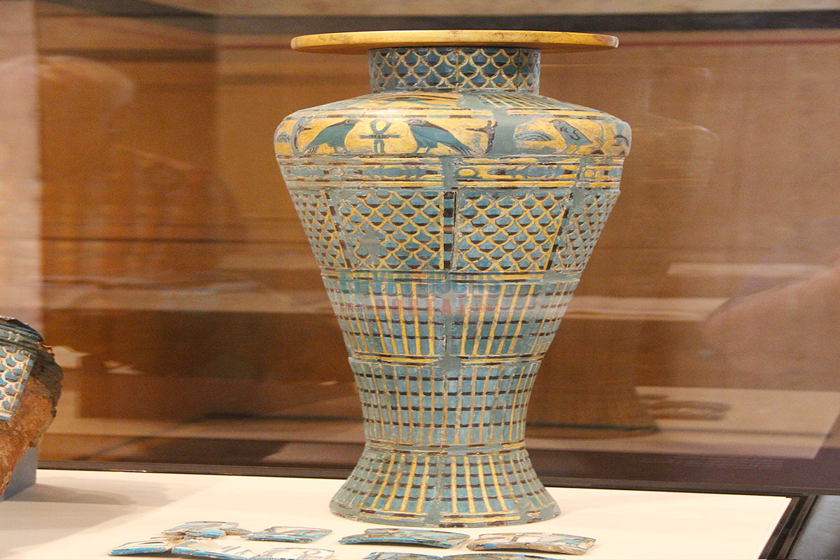 Ancient Egyptian Pottery Art and Decorations - Egypt Tours Portal
