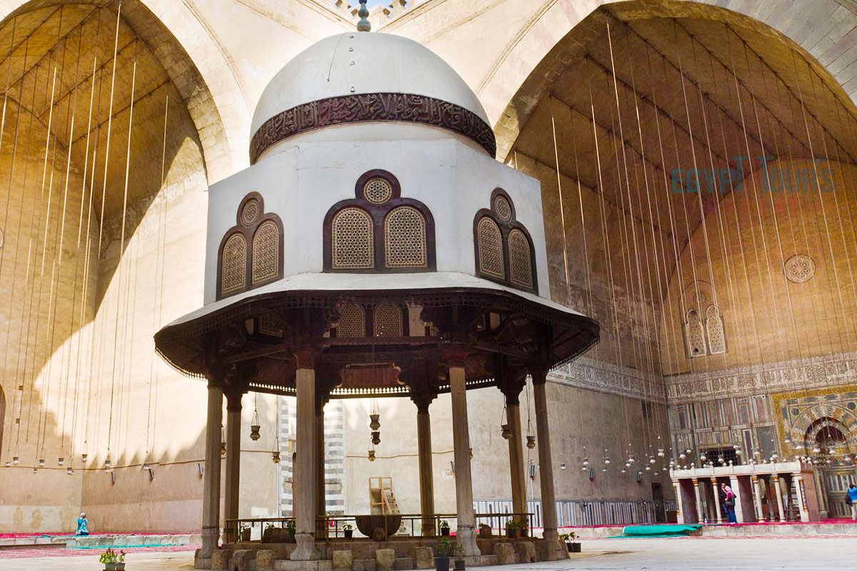 Architectural Design of Sultan Hassan Mosque - Egypt Tours Portal