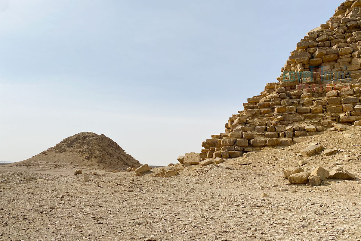 Satellite Pyramid of Bent Pyramid - Egypt Tours Portal