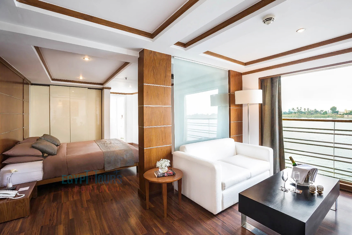 Cabin With a Balcony - Egypt Tours Portal