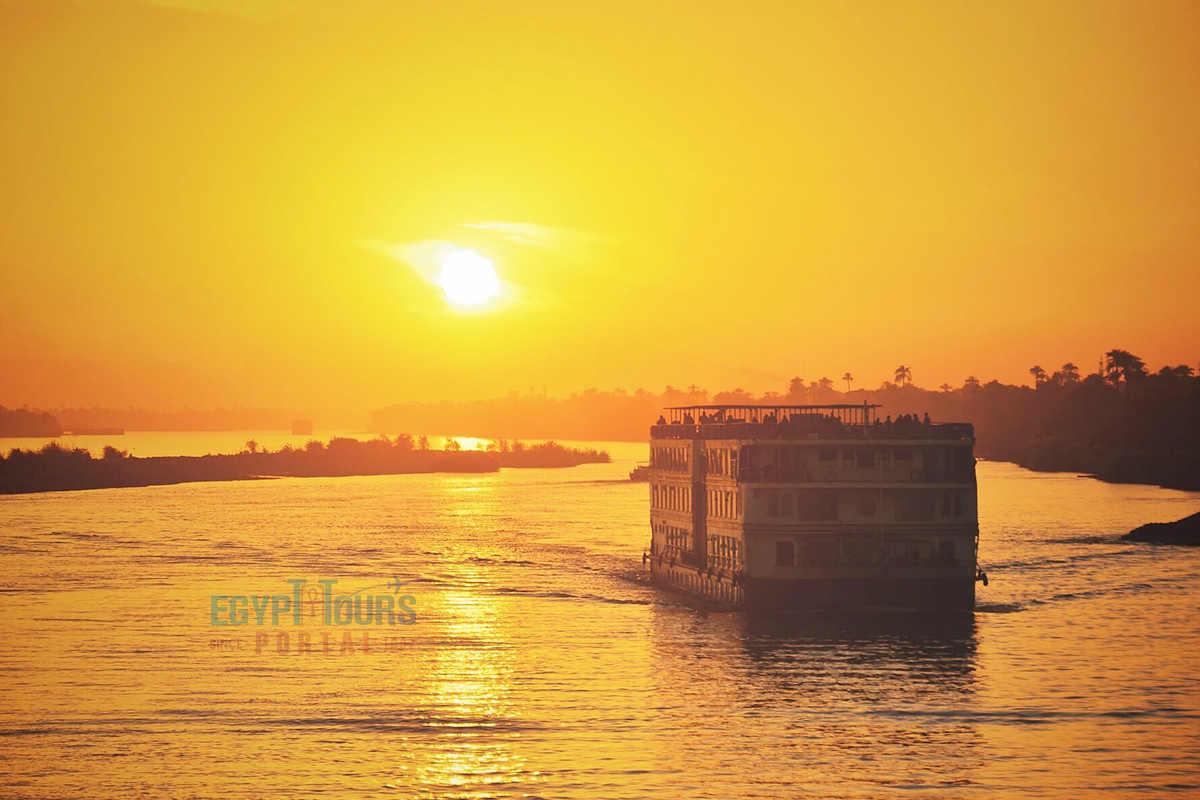 Stunning Scenery on the Banks of the Nile - Egypt Tours Portal